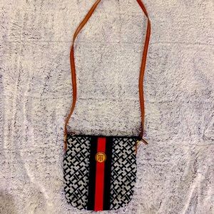 🌼$12 Tommy Hifiger crossbody purse bag